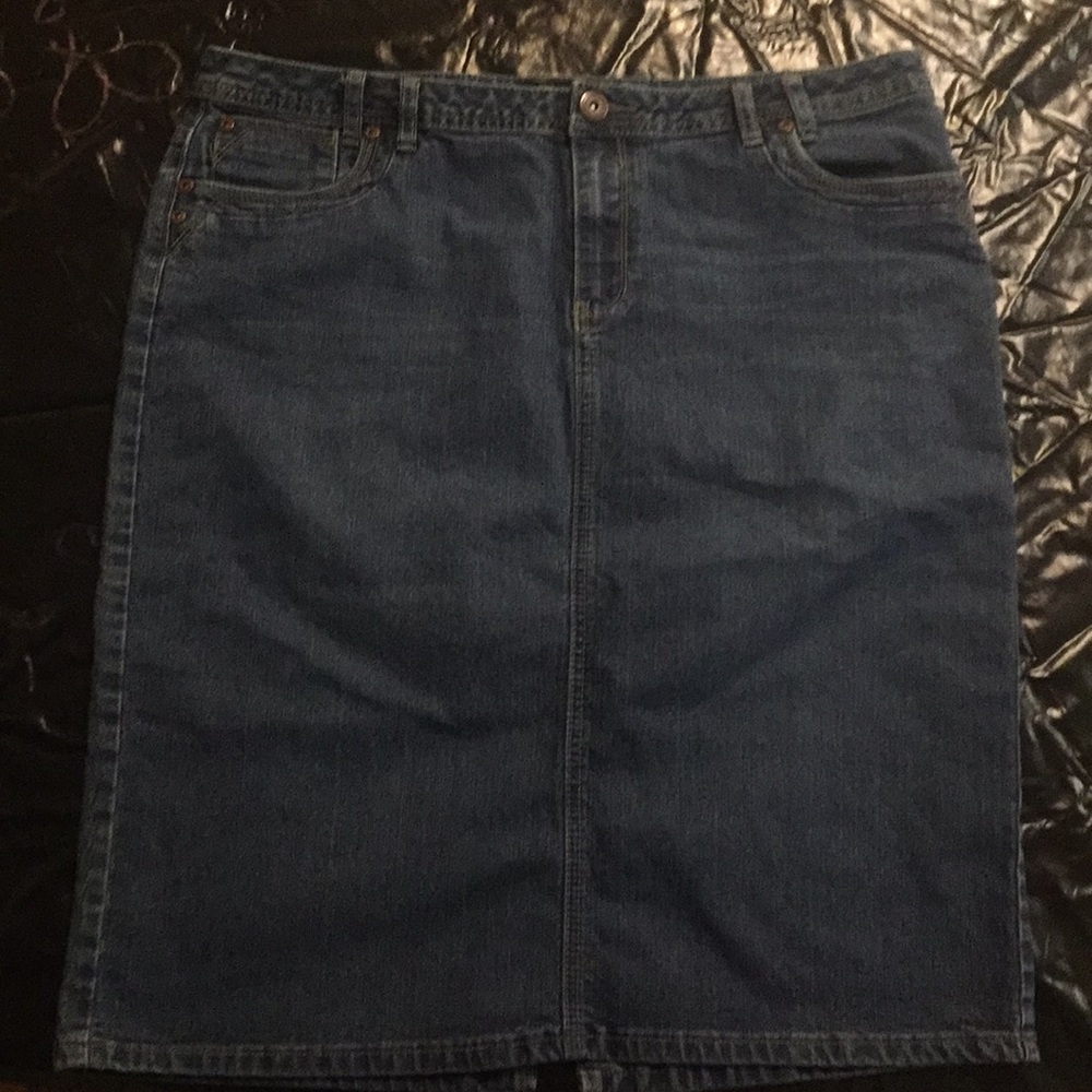 Knee length denim skirt size 16